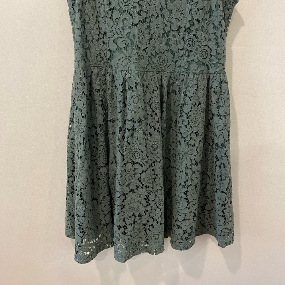 green lace dress high neck sleeveless - Picture 3 of 11